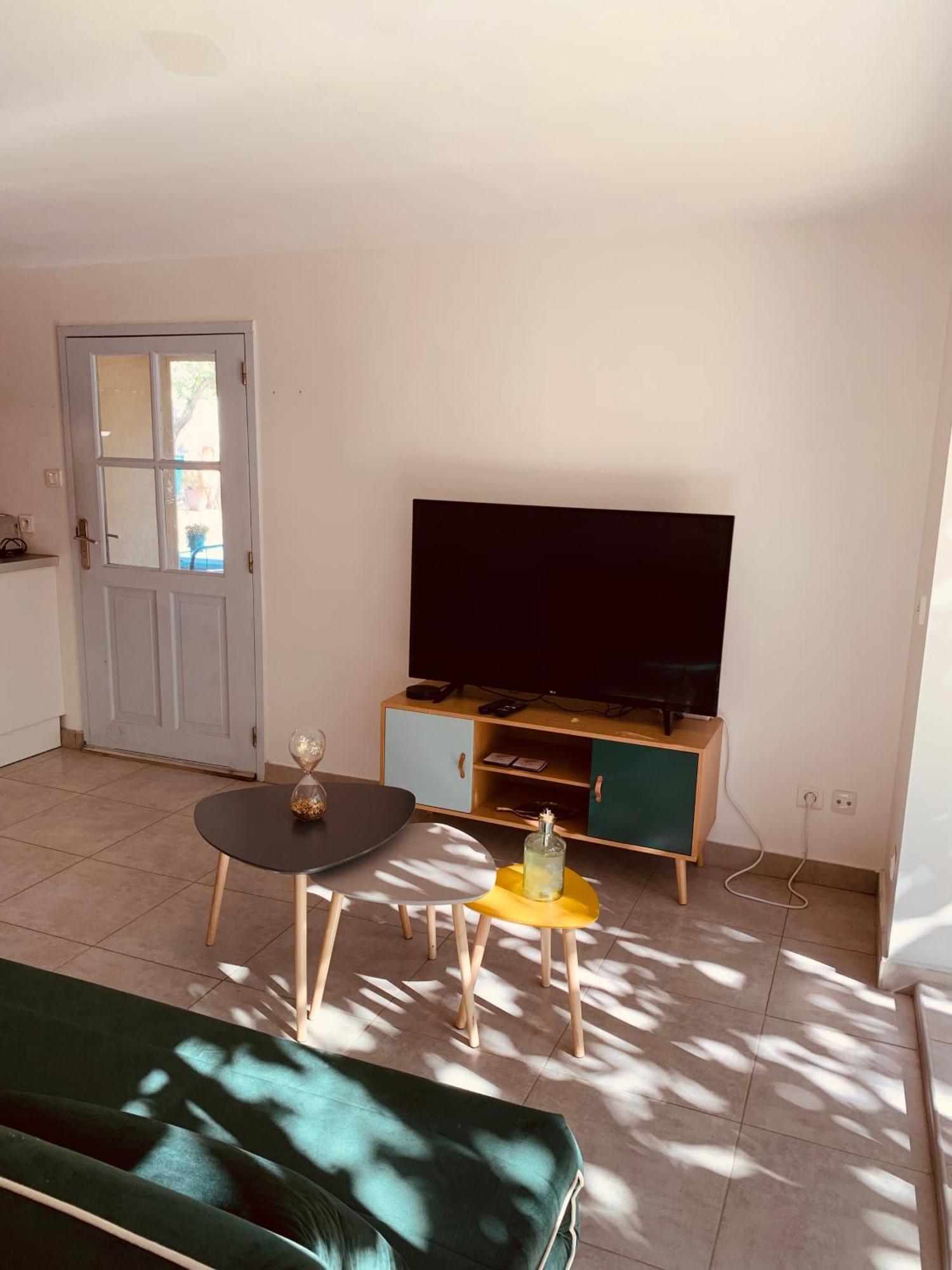 Appartement Independant Avec Jardin Et Acces Piscine Ним Экстерьер фото