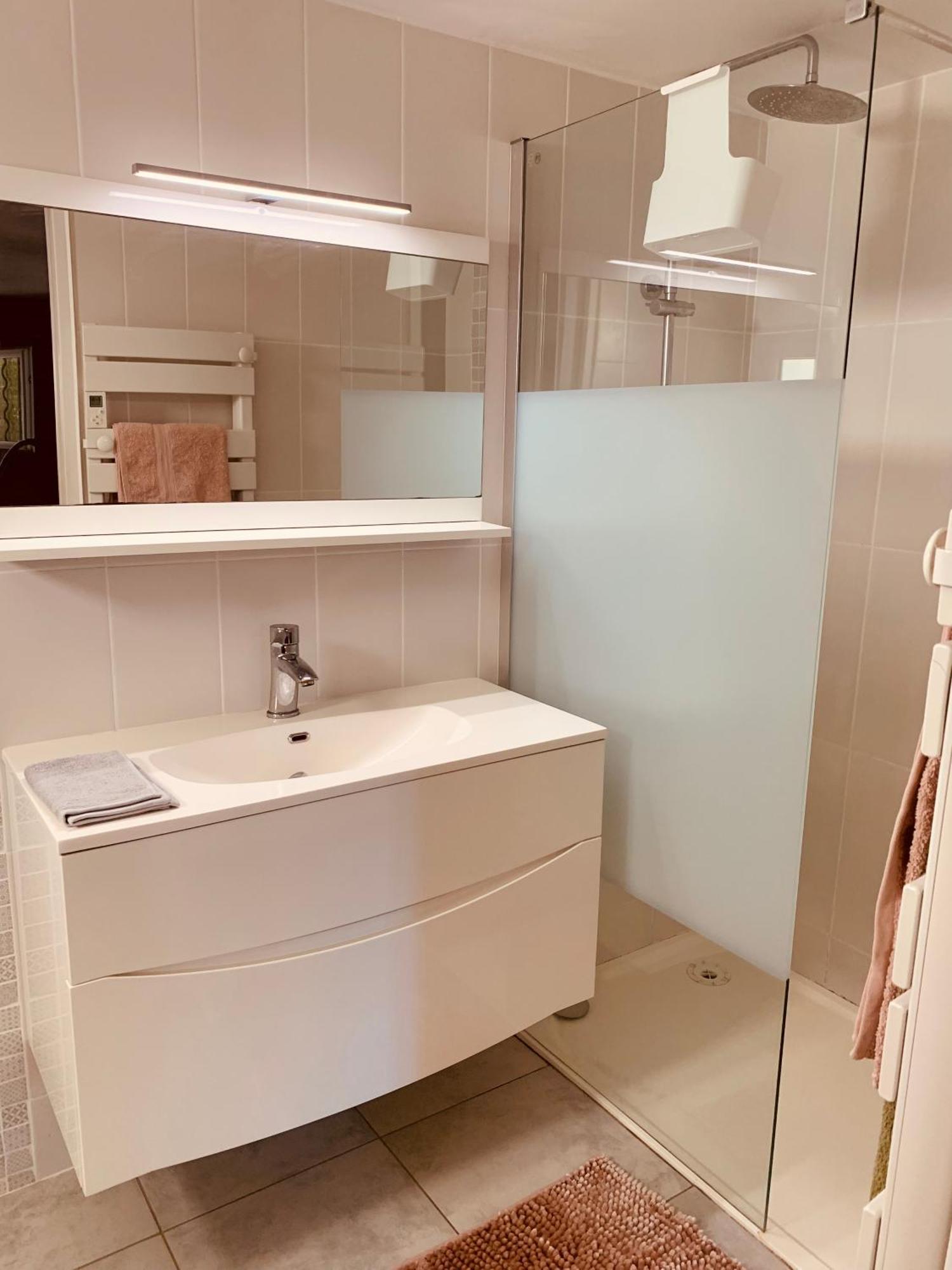 Appartement Independant Avec Jardin Et Acces Piscine Ним Экстерьер фото